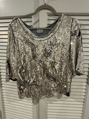 Richie Silver Sequin Short Sleeve Scalloped Bottom Vintage Party Blouse